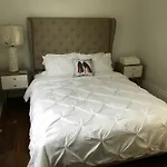5 Br. Newly Renovated Next To French Qt