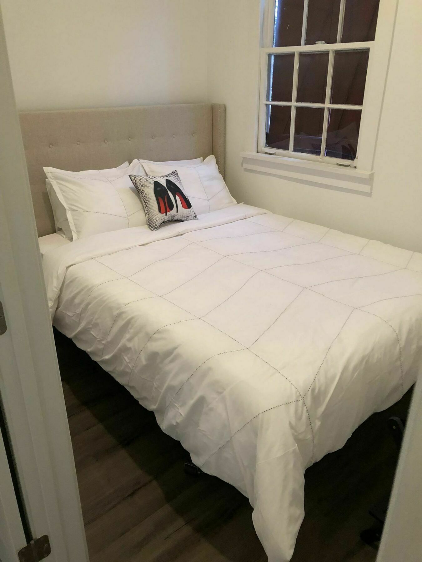 Apartment 5 Br. Newly Renovated Next To French Qt *