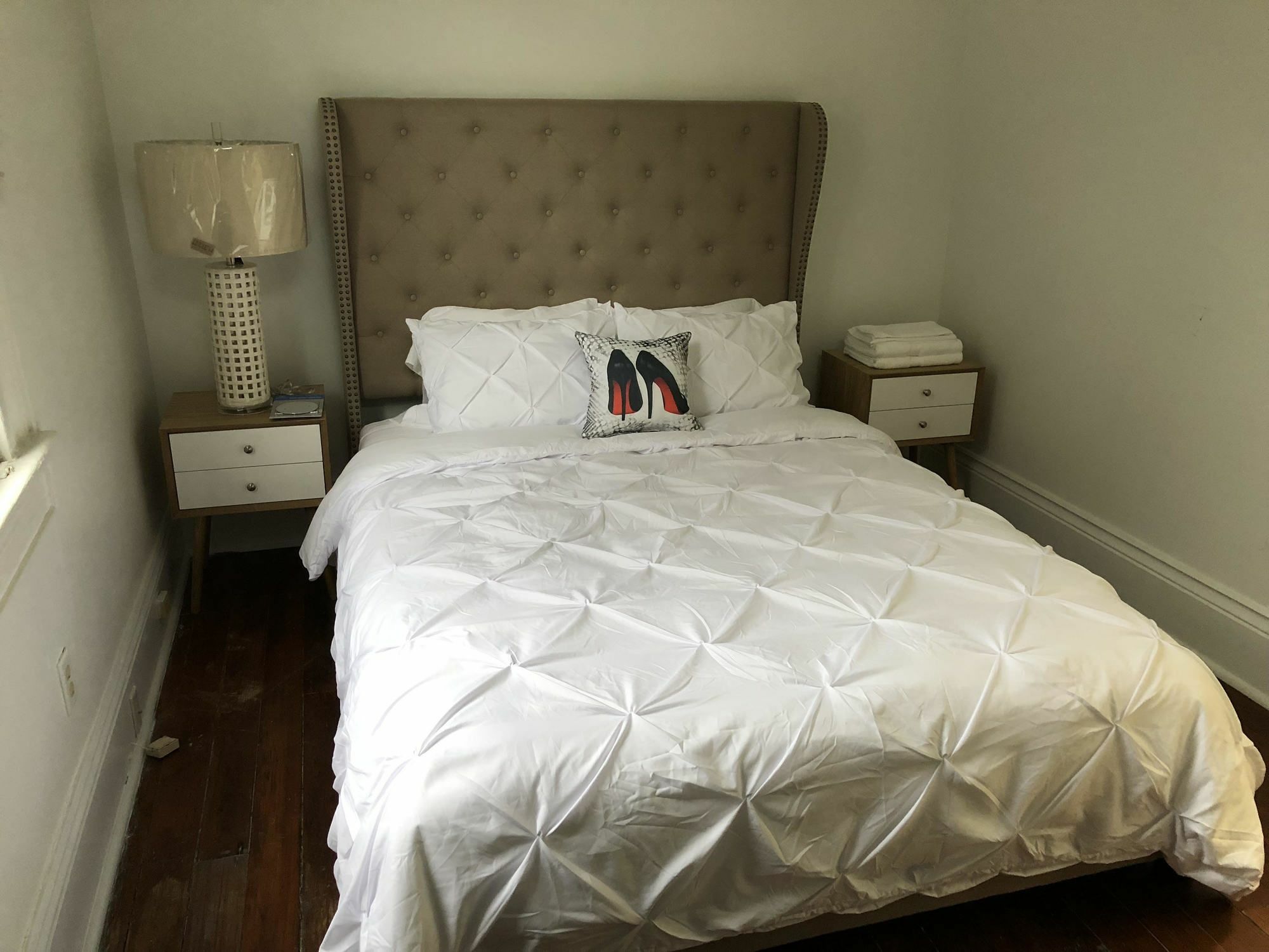 5 Br. Newly Renovated Next To French Qt