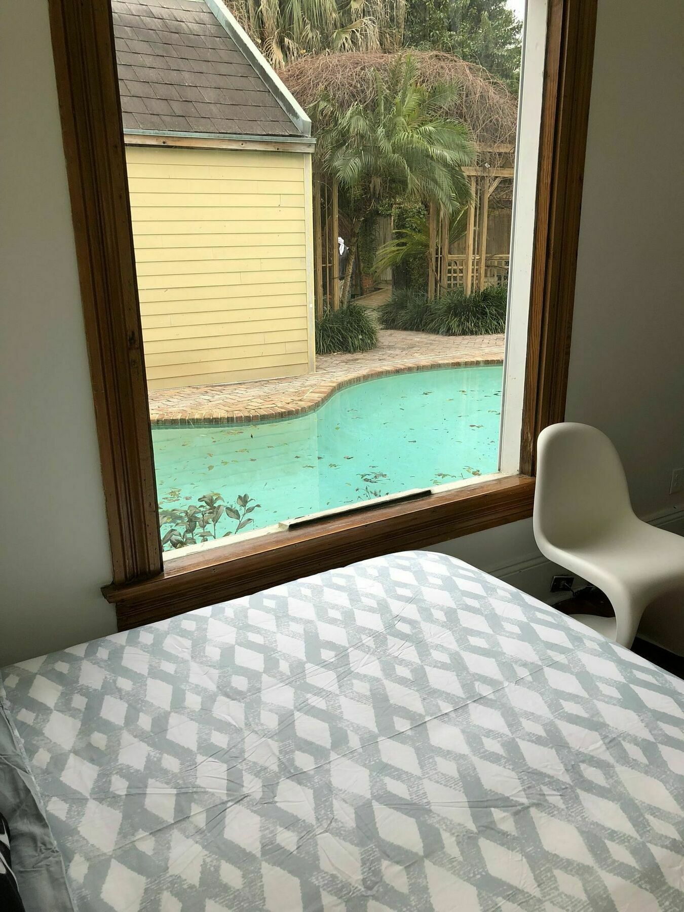 5 Br. Newly Renovated Next To French Qt Apartment *