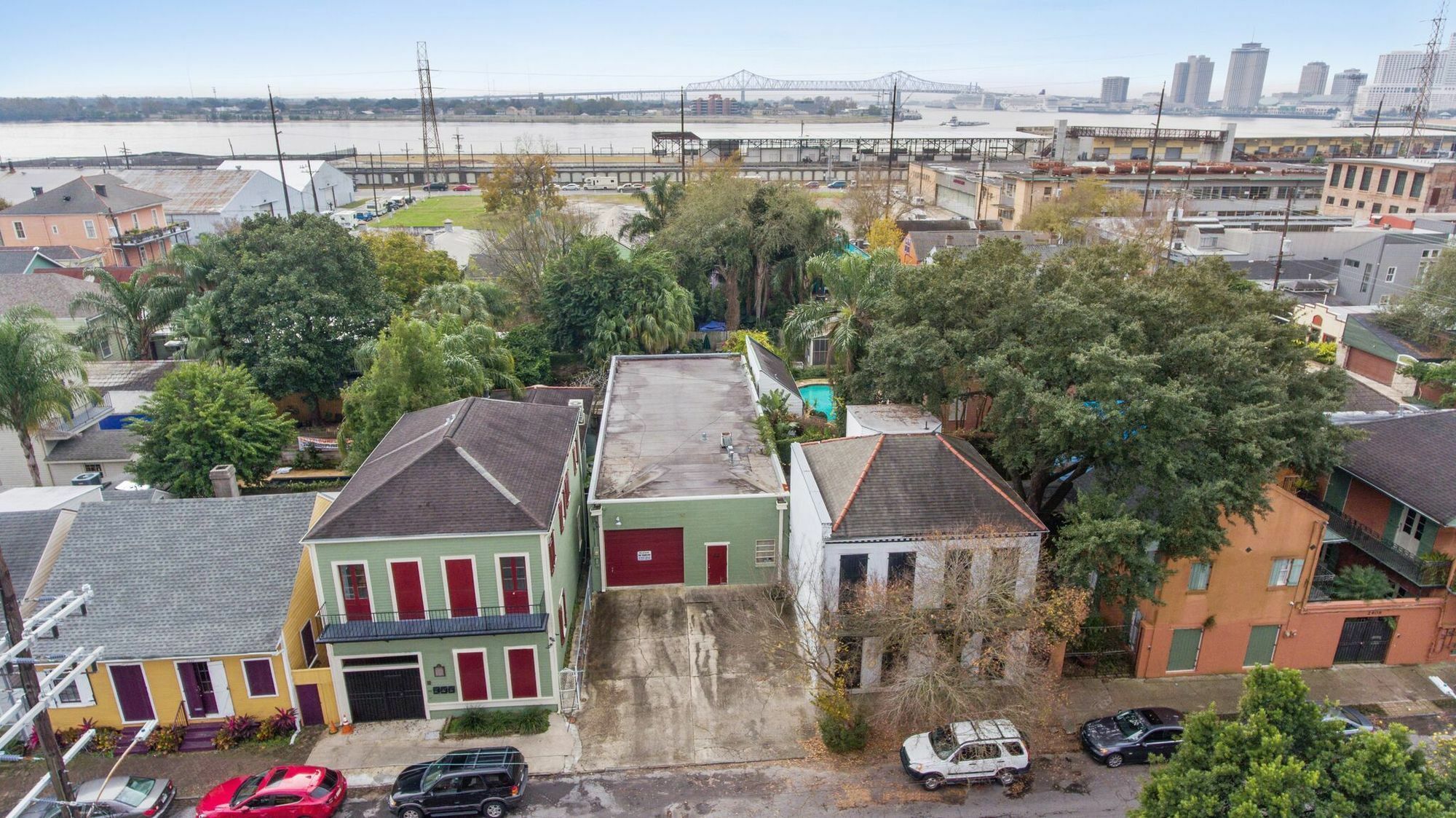 Apartment 5 Br. Newly Renovated Next To French Qt *